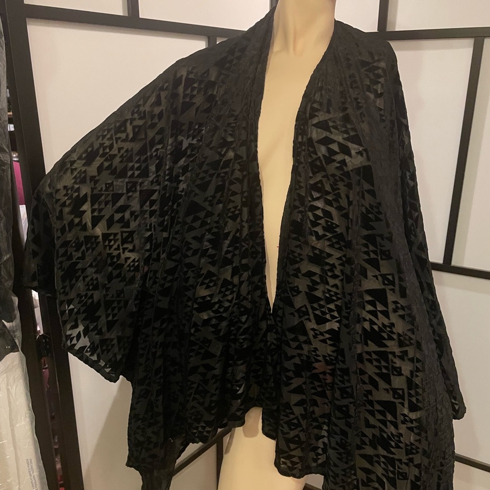 Black Geometric Velvet blowout Patterned Kimono